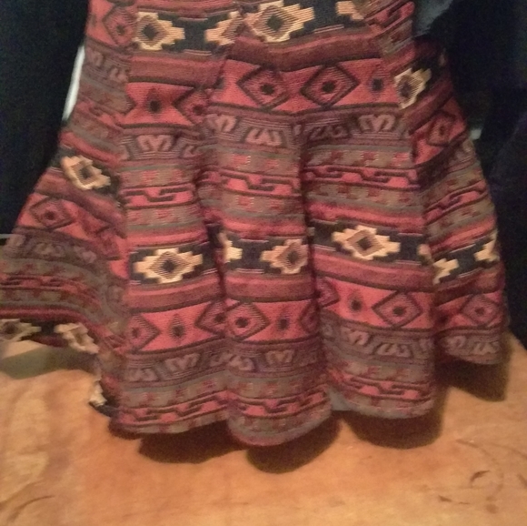 tribal print skirt - Picture 3 of 6